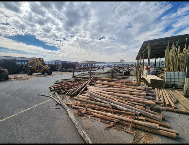 4,000M² INDUSTRIAL YARD TO LET IN ROODEKOP